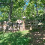 Resti della porta monumentale di ingresso all’acropoli fortificata di Croccia-Cognato